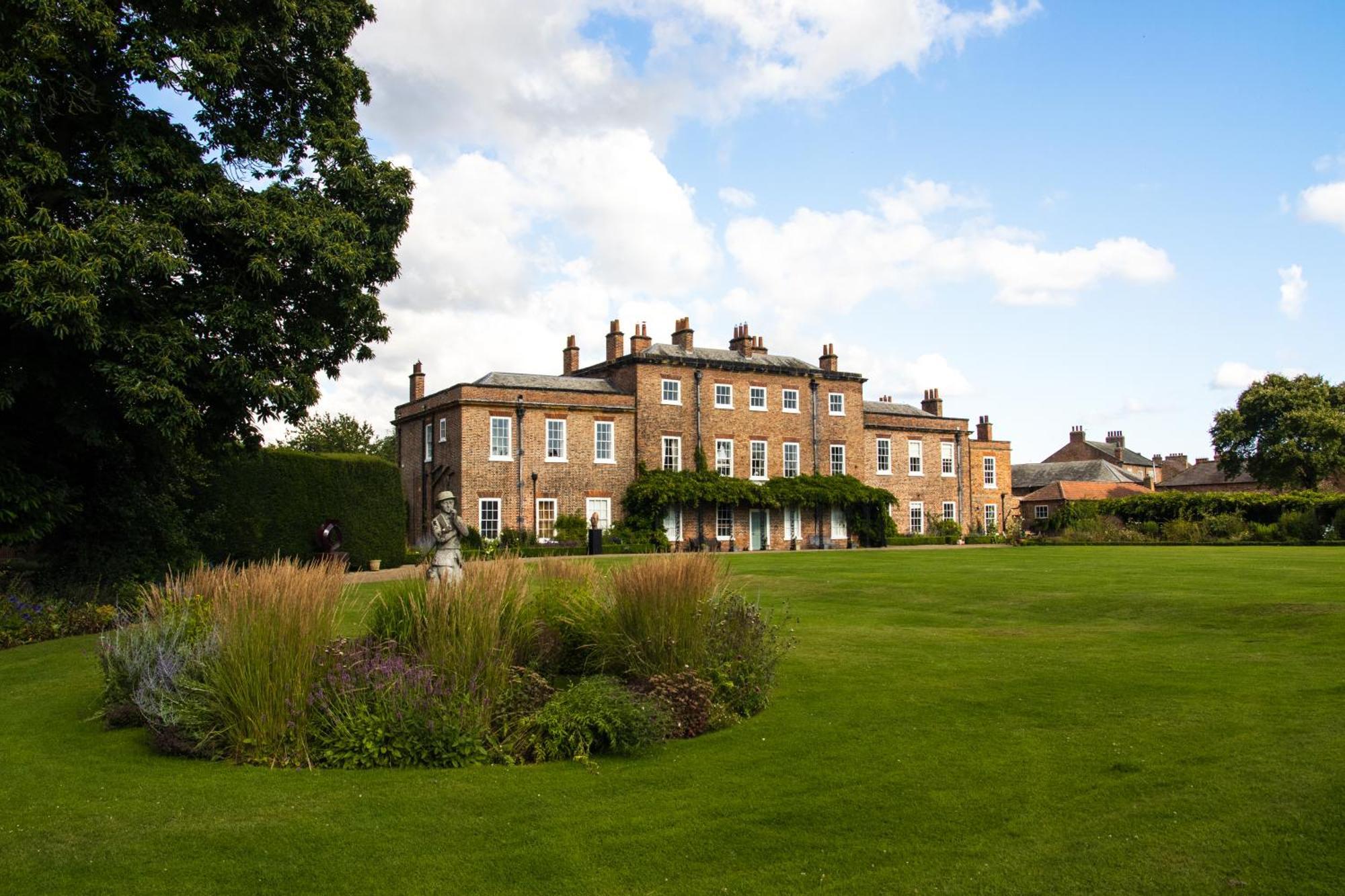 Thirsk Hall South Wing, North Yorkshire Exterior foto